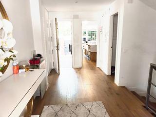 Casa aparellada a Calle orly 13. Te ofrecemos la oportunidad de comprar una propiedad de alto val