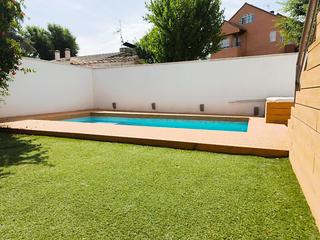 Casa pareada en Calle orly 13. Te ofrecemos la oportunidad de comprar una propiedad de alto val