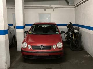 Aparcament cotxe a Doctor auguet 5. Parking grande coche + moto
