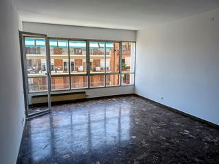 Piso en Travessera de les corts 130. Venta de piso en travesía de les corts, 130