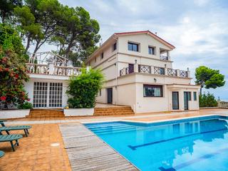 Casa en Passeig de bellavista 6. Casa o chalet independiente en venta en montmar
