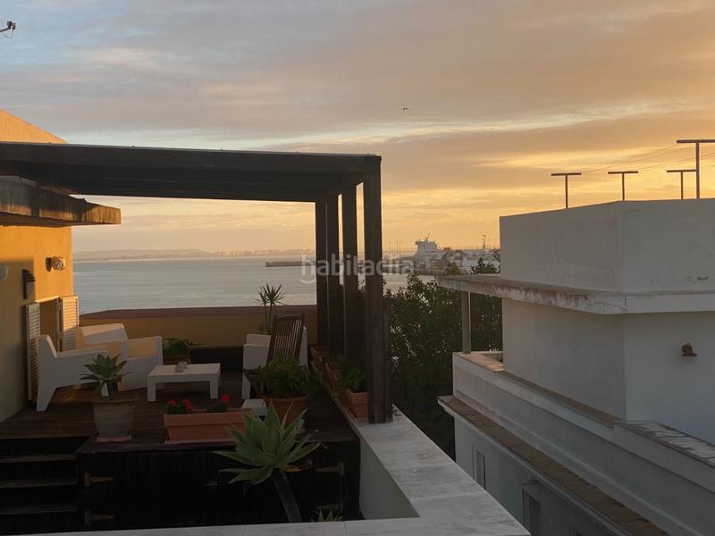 Foto cf2336d6-825b-42c9-8072-9a9c9c474d19. Àtic a calle cristóbal colón 1 a Centro Histórico Cádiz