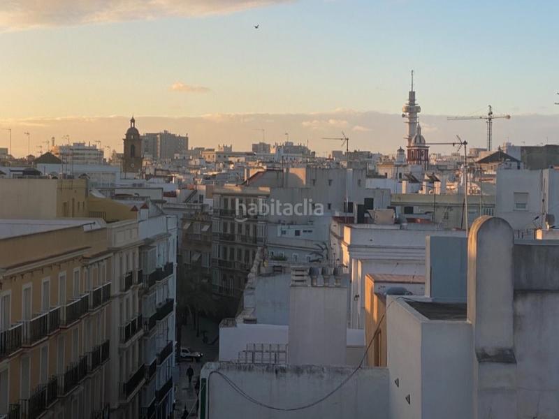 Foto d4c2b865-6722-4f9c-a707-0df4e84d54d2. Àtic a calle cristóbal colón 1 a Centro Histórico Cádiz