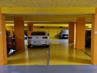 Lloguer Aparcament cotxe a Av. del segre 2. Alquiler 2 plazas de parquin