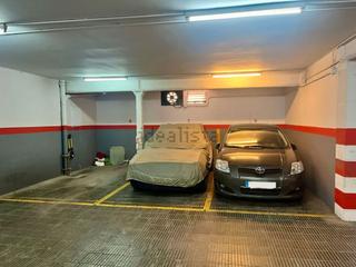Lloguer Aparcament cotxe a Taquígraf martí 16. Aparcament cotxe mitjà/petit a les corts per 90 euros mensuals