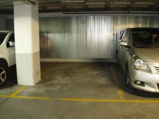 Alquiler Parking coche en Paseo de la florida 28. Plaza de garaje de facil maniobrabilidad, con vigilancia 24 hora