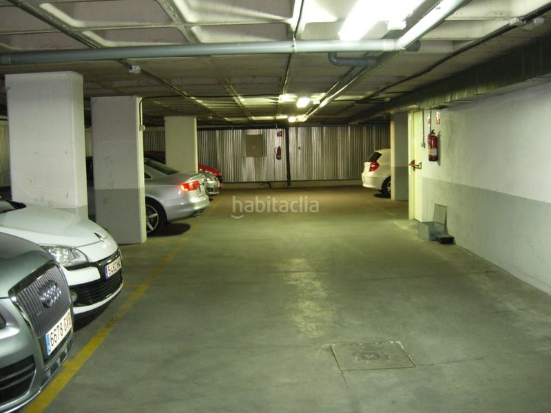 Foto 07a3a465-d842-4a8f-928b-3a8c25c22231. Alquiler parking coche en paseo de la florida 28 plaza de garaje de facil maniobrabilidad, con vigilancia 24 horas. en Madrid