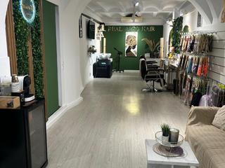 Traspàs Local Comercial a Moreria 3. Peluquería en figueres