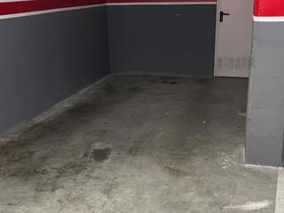 Lloguer Aparcament cotxe a Carretera de piera 19. Parking + trastero coche grande