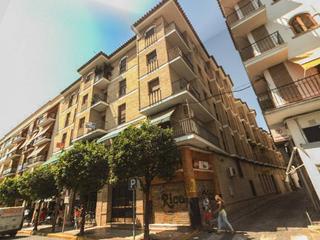 Pis a Miguel de cervantes 22. Gran oportunidad. magnifico piso en pleno centro de écija o en l