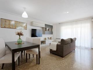 Piso en Av.barcelona  254. Piso reformado con suite, balcón, parking y trastero –  terrass