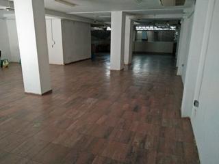 Rent Business premise in Rambla del brasil 32. Local comercial, zona muy transitada.
