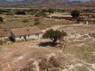 Propriété à Partida escandella 59. ¡terreno de 13.782 m² con casa legal, vistas y opción de constru