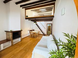 Dúplex en Horta novella 140. Duplex al centre en casa anglesa