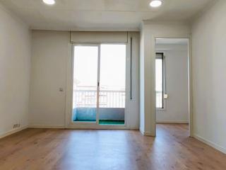 Piso en Verge de fatima 8. Estrena piso recién reformado, con ascensor y balcón.