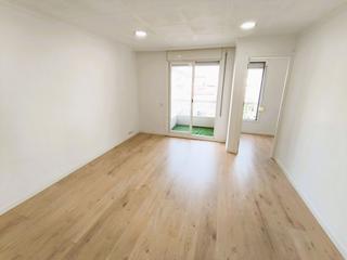 Piso en Verge de fatima 8. Estrena piso recién reformado, con ascensor y balcón.