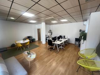 Miete Geschäftsraum in Carrer de sant sebastià 116. Local comercial al segle xx, amb façana a un futur bon preu.