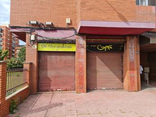 Traspàs Local Comercial a C/ francesc macià 136. Bar con doble licencia, musical y normal