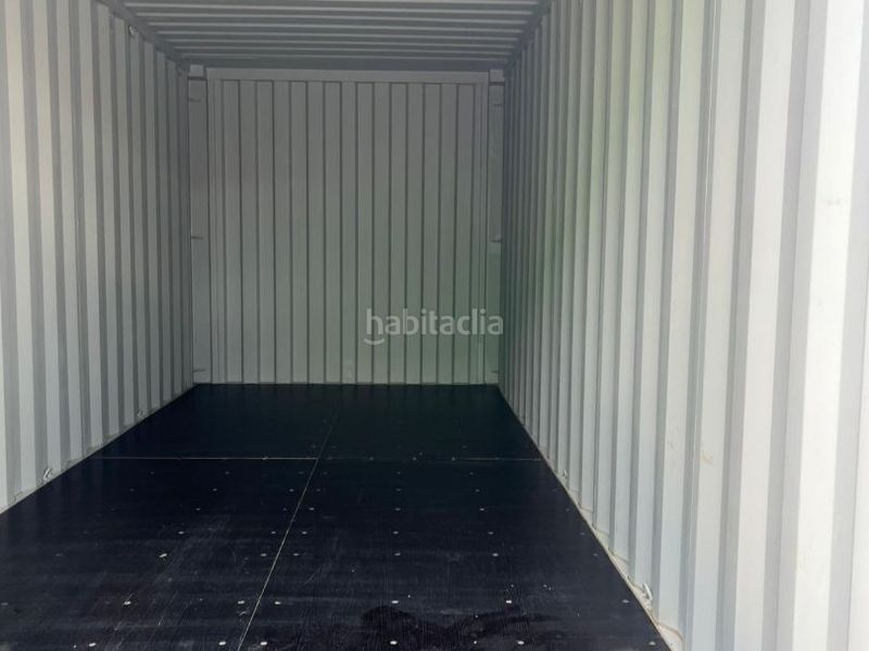 Foto 85be1124-5c54-490d-b3b0-5afaa30bd008. Alquiler local comercial en carrer del braçal de jardí 10 ¡tu espacio de almacenamiento ideal ! en Massanassa