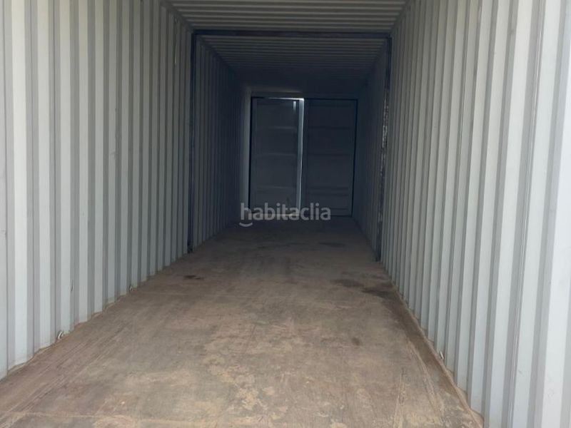 Foto b41794db-b4c2-4a58-9c5e-6bb00409f4c2. Alquiler local comercial en carrer del braçal de jardí 10 ¡tu espacio de almacenamiento ideal ! en Massanassa