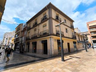 Local commercial à Carrer duc carles de borja 2. Venta de local comercial en el centro de gandia - sin intermedia