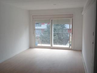 Piso en Avinguda sant esteve 69. A 23min d barcelona piso alto céntrico reformado con estilo y co