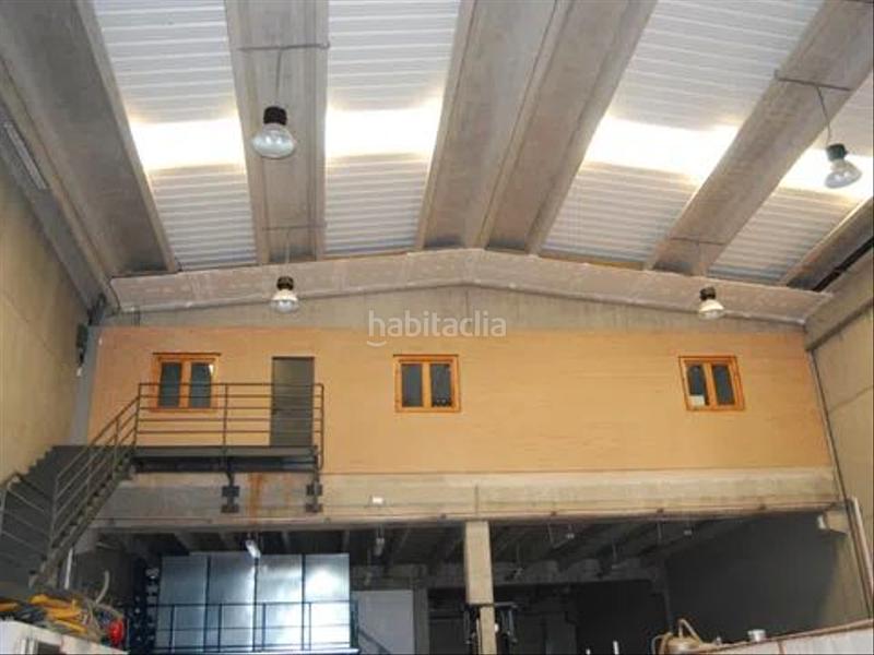 Foto ce97a527-d93a-41e8-912b-38be06a5423b. Nau industrial a migjorn 11 a Llagostera