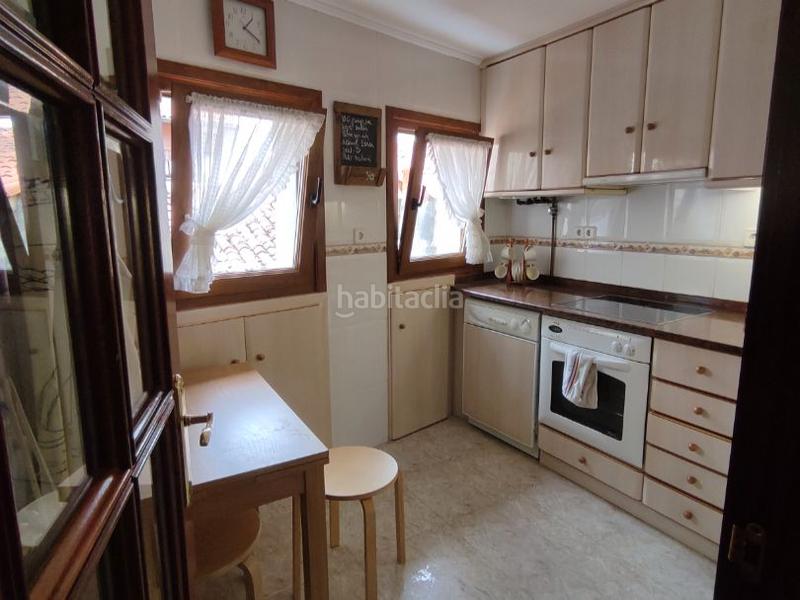 Foto 0cabb437-7c38-4870-8b84-d7e84becb9a2. Piso en atxabal 6 luminoso duplex en Lekeitio