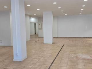 Lloguer Local Comercial a Avinguda de la pau 6. ¡oportunidad! local con mucho potencial