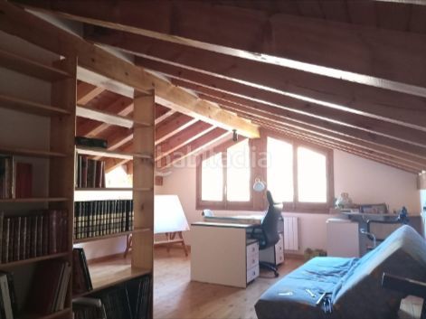 Foto b9f36b97-4044-49ce-93db-16eb22c05741. Towny house in carrer canal 18 in Valls de Valira (Les)
