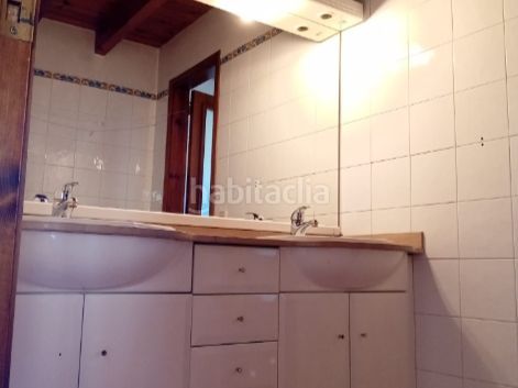 Foto d5580d2e-1e48-4b8c-a86c-1d3a9c1fb6d2. Towny house in carrer canal 18 in Valls de Valira (Les)