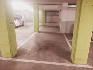 Lloguer Aparcament cotxe a Joan maragall 9. 10 parkings de diferentes medidas