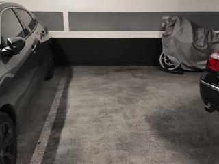 Rent Motorcycle parking in Corcega 381. Alquiler plaza parking para moto vigilado 24h en eixample (córce