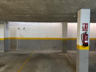 Location Parking voiture à Carrer josep mª folch i torres 2. Se alquila plaza de garaje amplia y cómoda – 11 m²