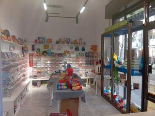 Transfer Business premise in Carrer baldomer solà 138. Traspaso de negocio funcionando en badalona