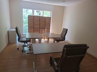 Lloguer Oficina a Roger de llúria  108. Sala 27m2 para hasta 4 personas