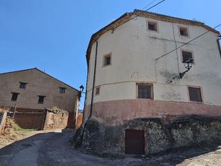 Casa a Pellejeros 17. Casa de pueblo con patio y vistas