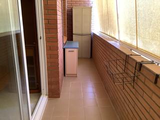 Location Appartement à Avda santa coloma 9. Muy luminoso. totalmente exterior