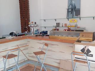 Local Comercial a Passeig marítim del rei 5. Local con dos terrazas y opción de 21 trasteros – negocio rentab