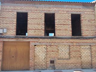 Casa a Calle laurel 7. Casa en estructura con proyecto y gran patio en villanueva de al