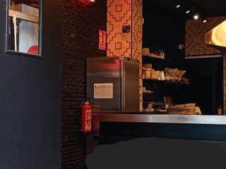 Traspàs Local Comercial a Calle de toledo 106. Traspaso restaurante con salida de humos.