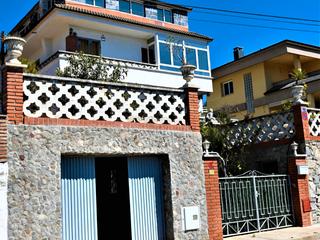 Chalet in Carrer de l'avet 27. Gran oportunidad, casa independiente en lliça d´amunt