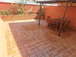 Piano terra in Avinguda hispanitat 28. Piso en planta baja con terraza
