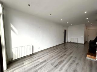 Piso en Carrer tarragona 10. Venta de confortable piso con licencia turistica en pineda de ma