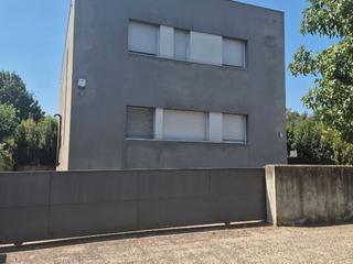 Casa a Calle pit-roigs 47. Casa unifamiliar en sant gregori