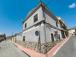 Haus in Calle ernesto galiana 17. Casa con 5 dormitorios