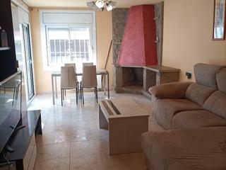 Casa en Pasatge xaloc 1 1. Casa a tres vientos muy bien ubicada