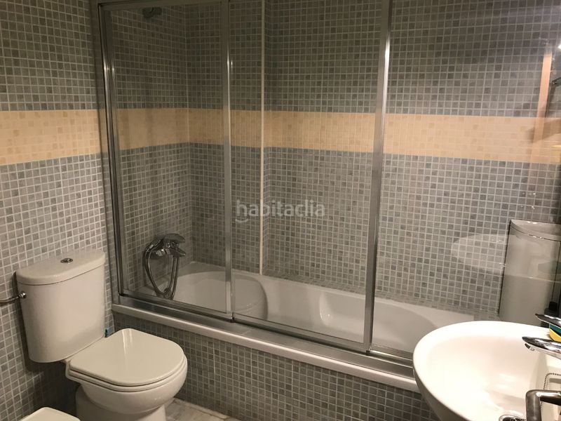 Foto 566b5e76-def5-45fa-8337-e600303523e0. Alquiler piso en chinar 3 piso alquiler periodo escolar en Barbate