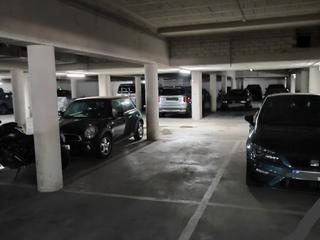 Miete Autoparkplatz in Rosa sensat 2. Dos plazas coche grande o mediano + moto