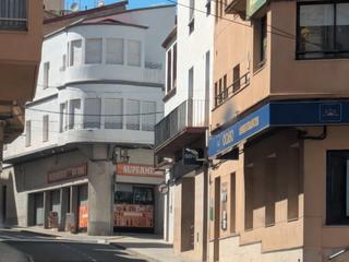 Casa adossada a Sant valentí  36. Casa de pueblo céntrica